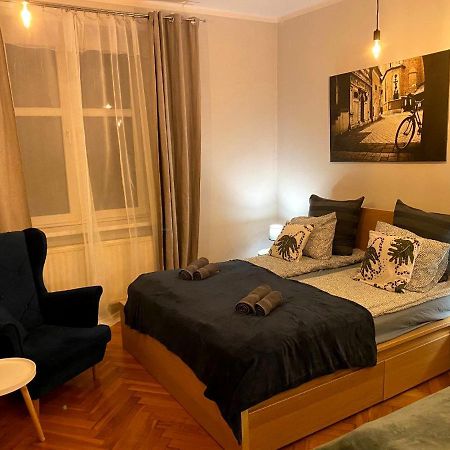 Lares And Penates Apartamento Cracovia Exterior foto