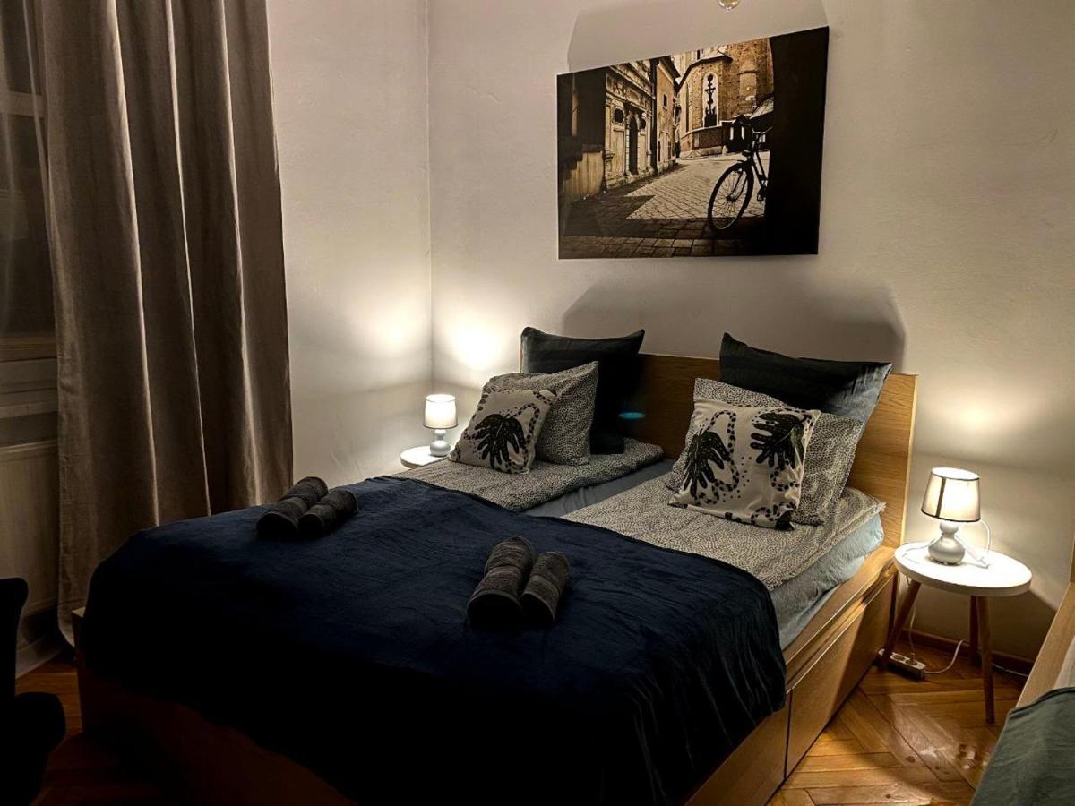 Lares And Penates Apartamento Cracovia Exterior foto