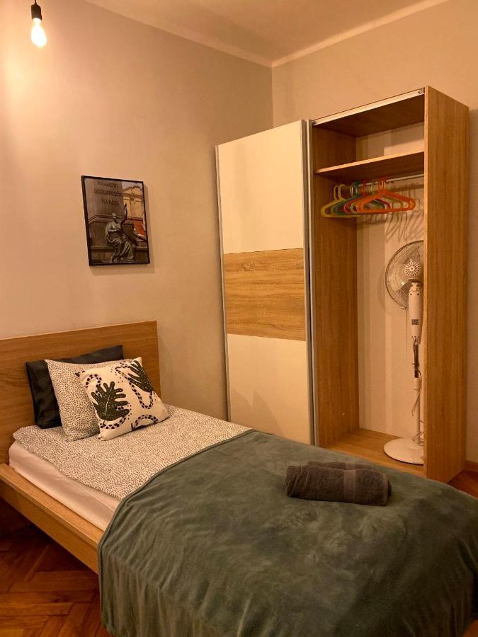 Lares And Penates Apartamento Cracovia Exterior foto