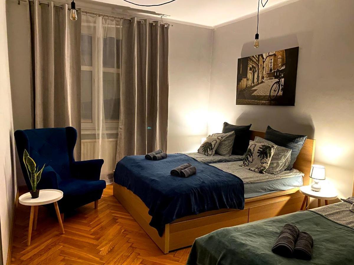 Lares And Penates Apartamento Cracovia Exterior foto